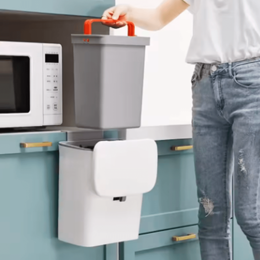 Compact Hanging Trash Can with Lid, 7 Liters – Organization and Convenience at Your Fingertips!